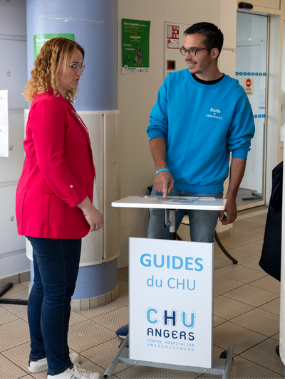 Patients_Guides du CHU_Accueil intérieur